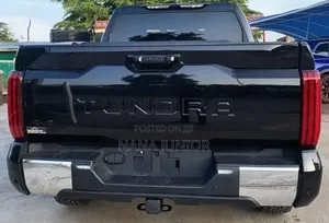 Toyota Tundra 2024 Black