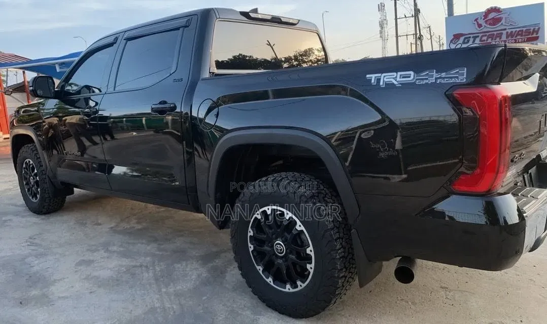 Toyota Tundra 2024 Black