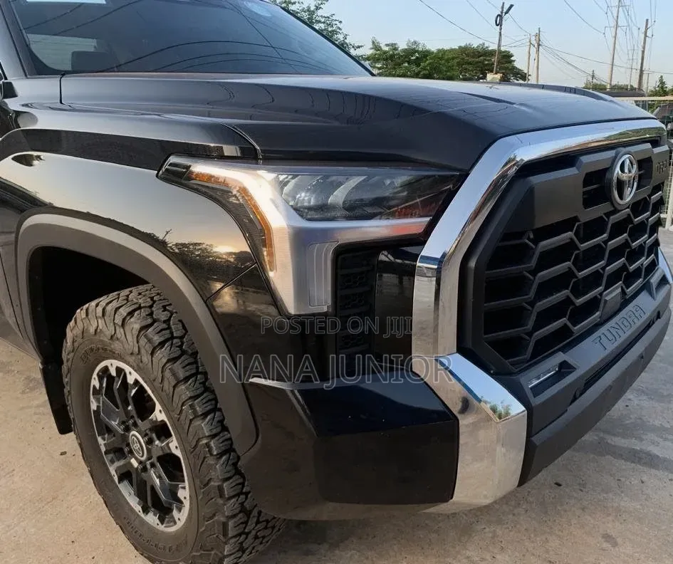 Toyota Tundra 2024 Black