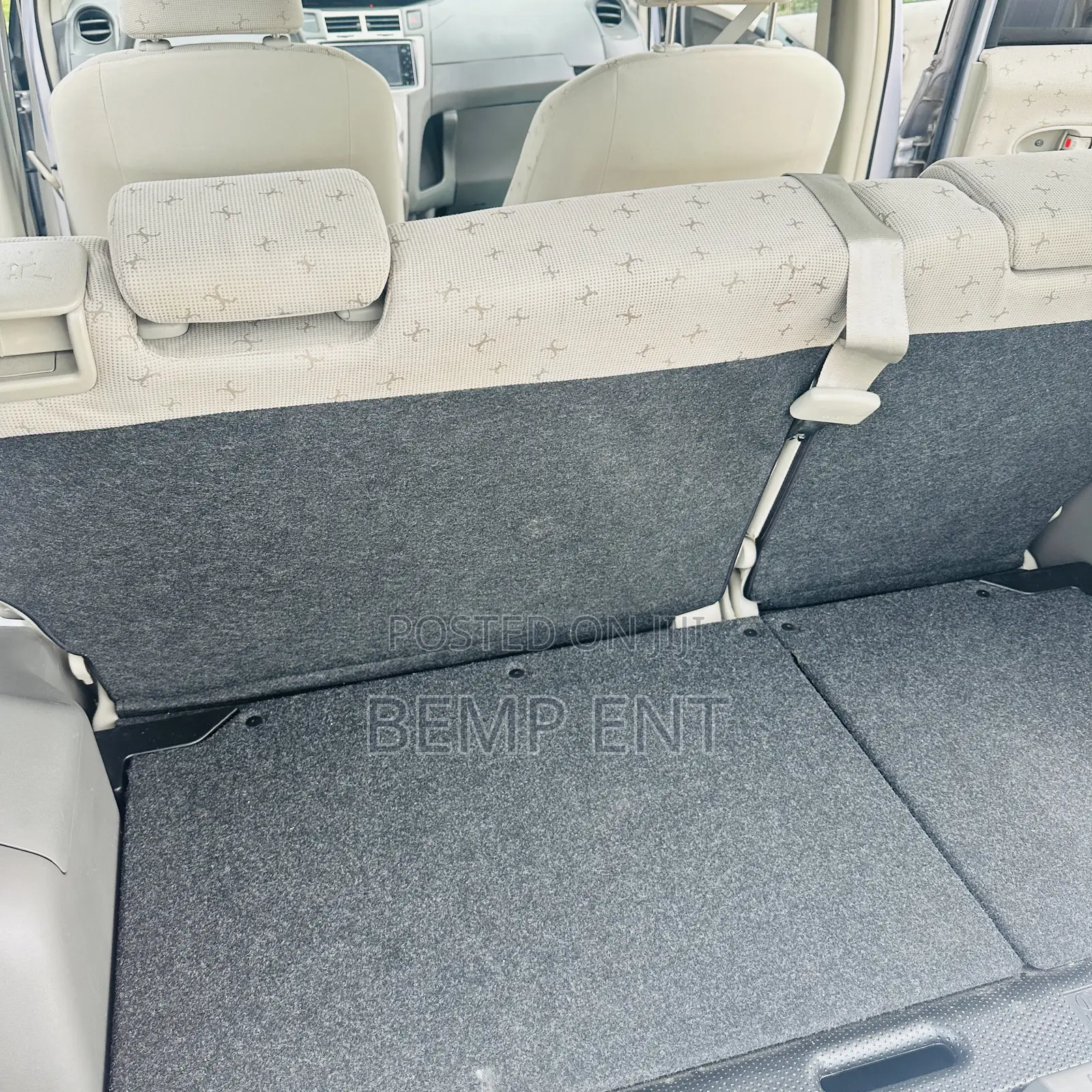Toyota Vitz 1.3 FWD 5dr 2010 Gray
