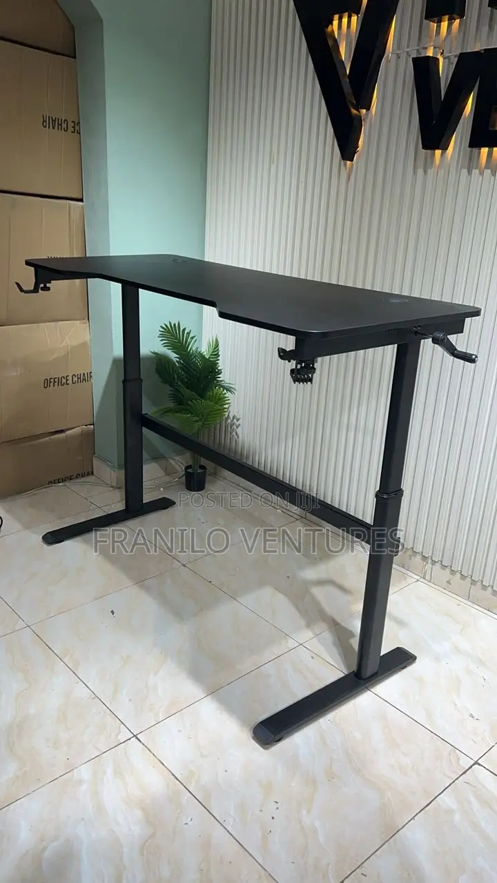 Standing/ Adjustable Gaming Desk (1.4m)