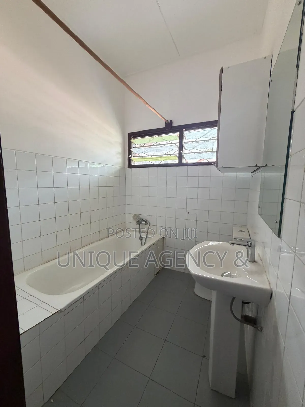 4bdrm Bungalow in Pentecost for rent