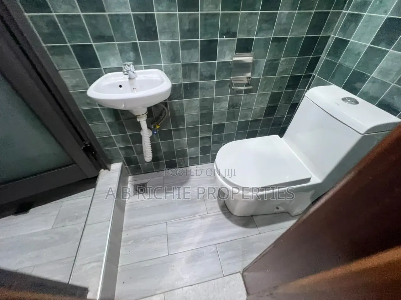4bdrm House in Ab Richie Properties, Tseaddo for rent