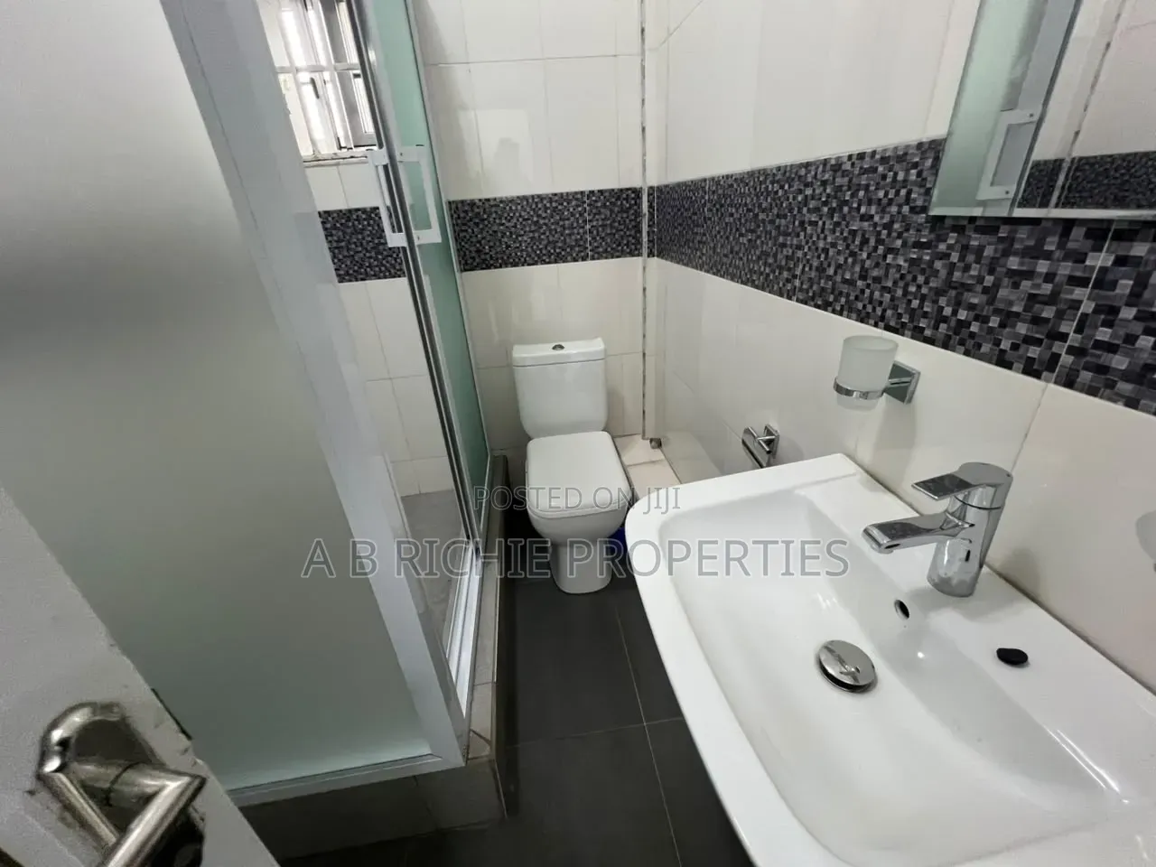 3bdrm Apartment in Ab Richie Properties, Tseaddo for rent