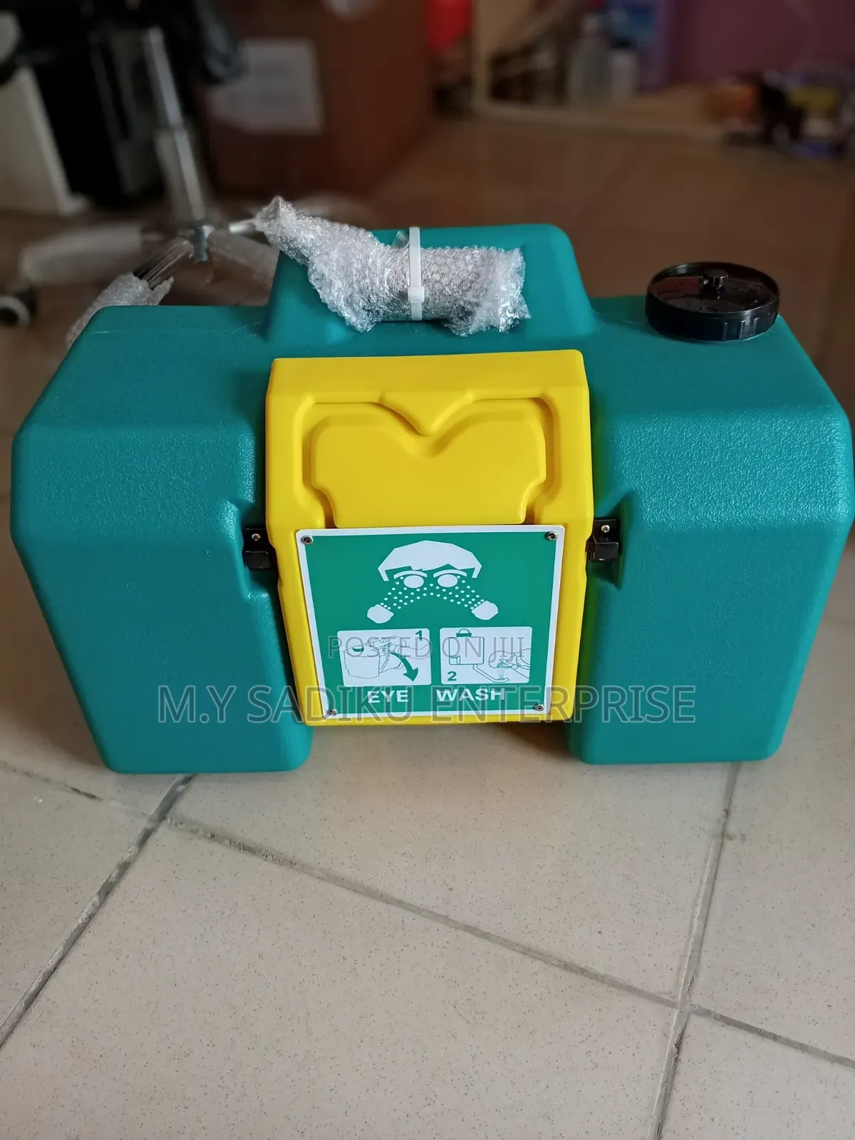 Emergency Portable Eye Wash Station (8 Gallons)