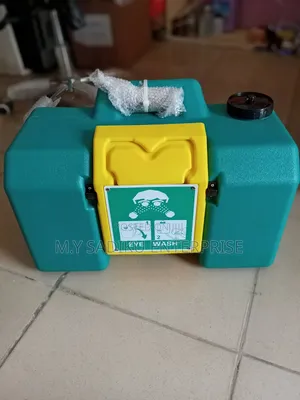 Emergency Portable Eye Wash Station (8 Gallons)