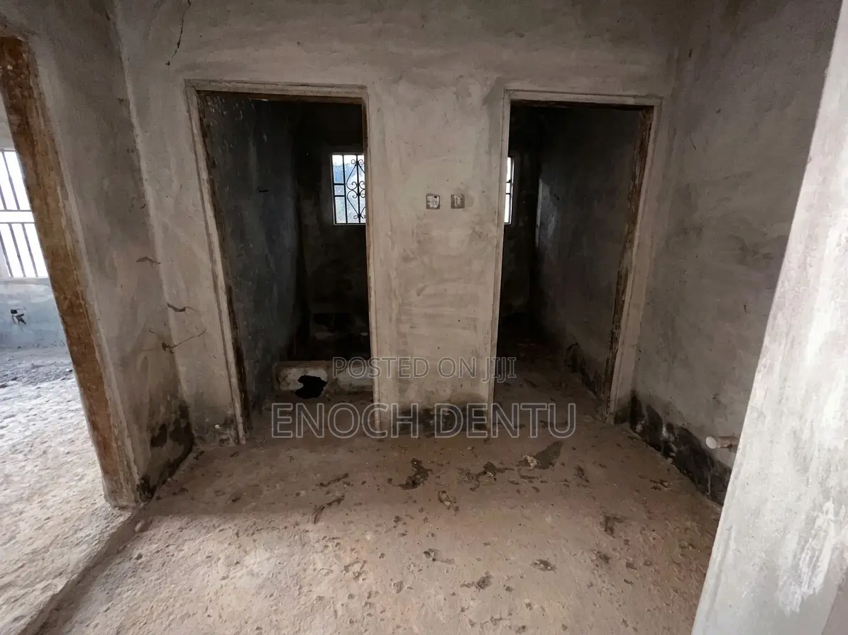 6bdrm House in Kumasi Metropolitan for sale
