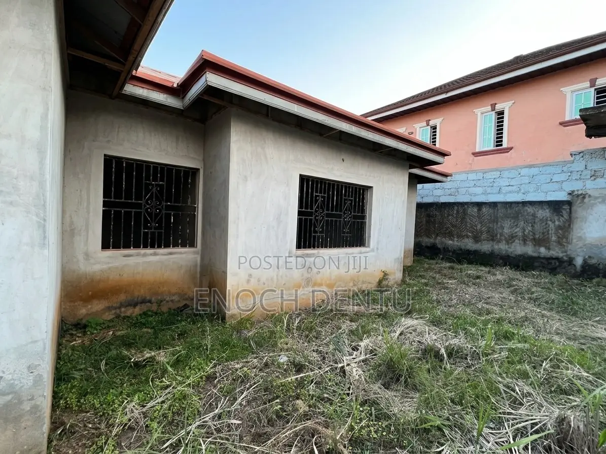 6bdrm House in Kumasi Metropolitan for sale