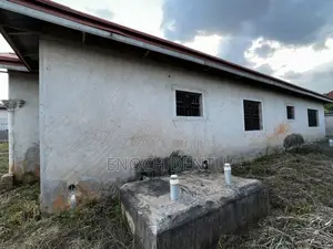 6bdrm House in Kumasi Metropolitan for sale