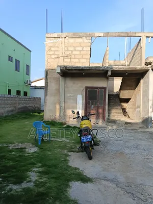 10bdrm House in My Brother, New Town for sale