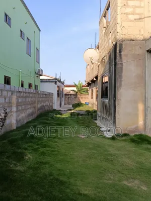 10bdrm House in My Brother, New Town for sale