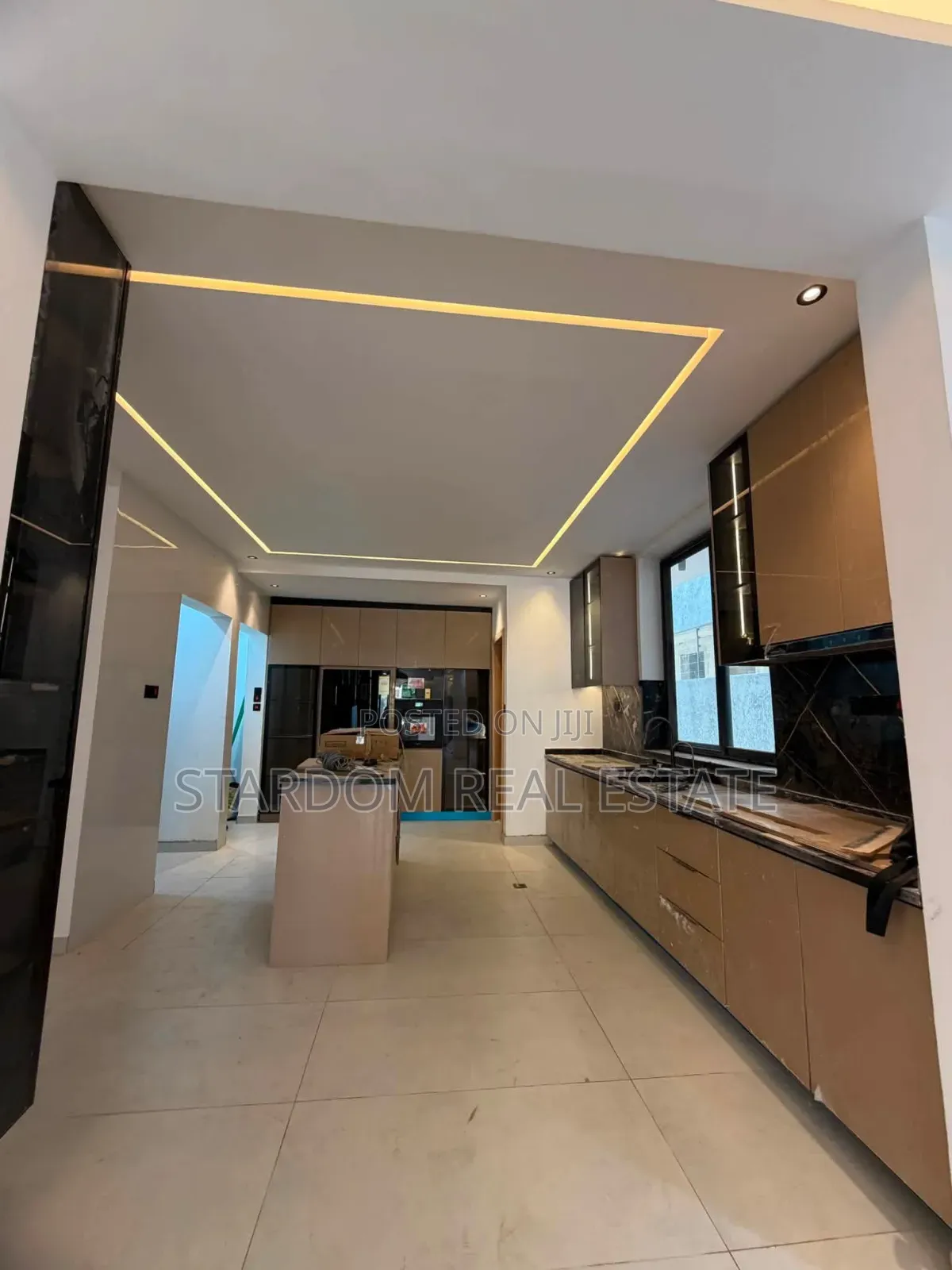 4bdrm Duplex in North Legon for sale