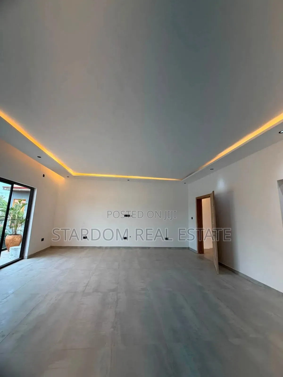 4bdrm Duplex in North Legon for sale