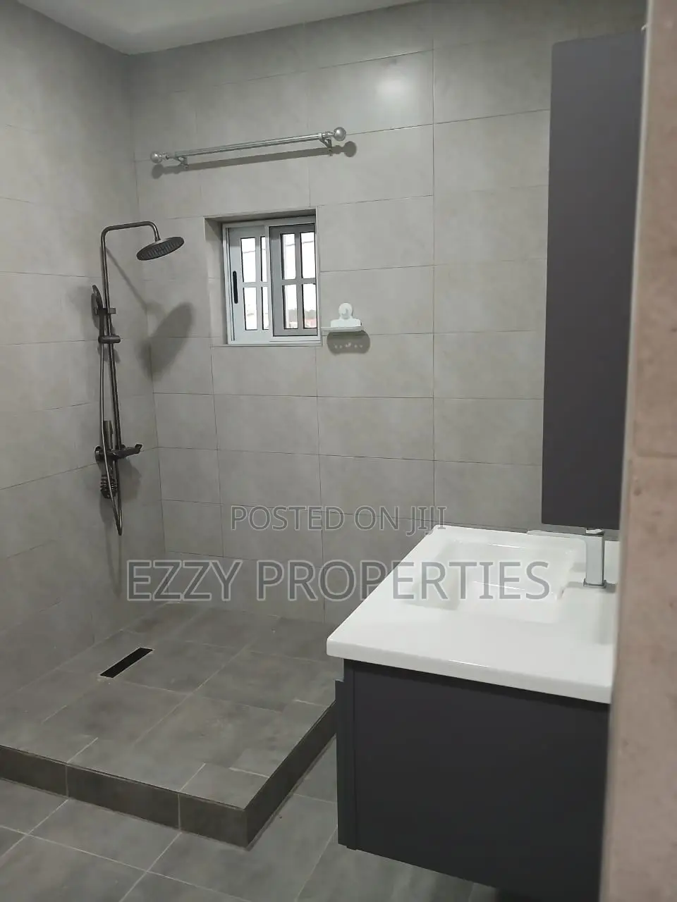 1bdrm Apartment in Adringanor, East Legon for rent