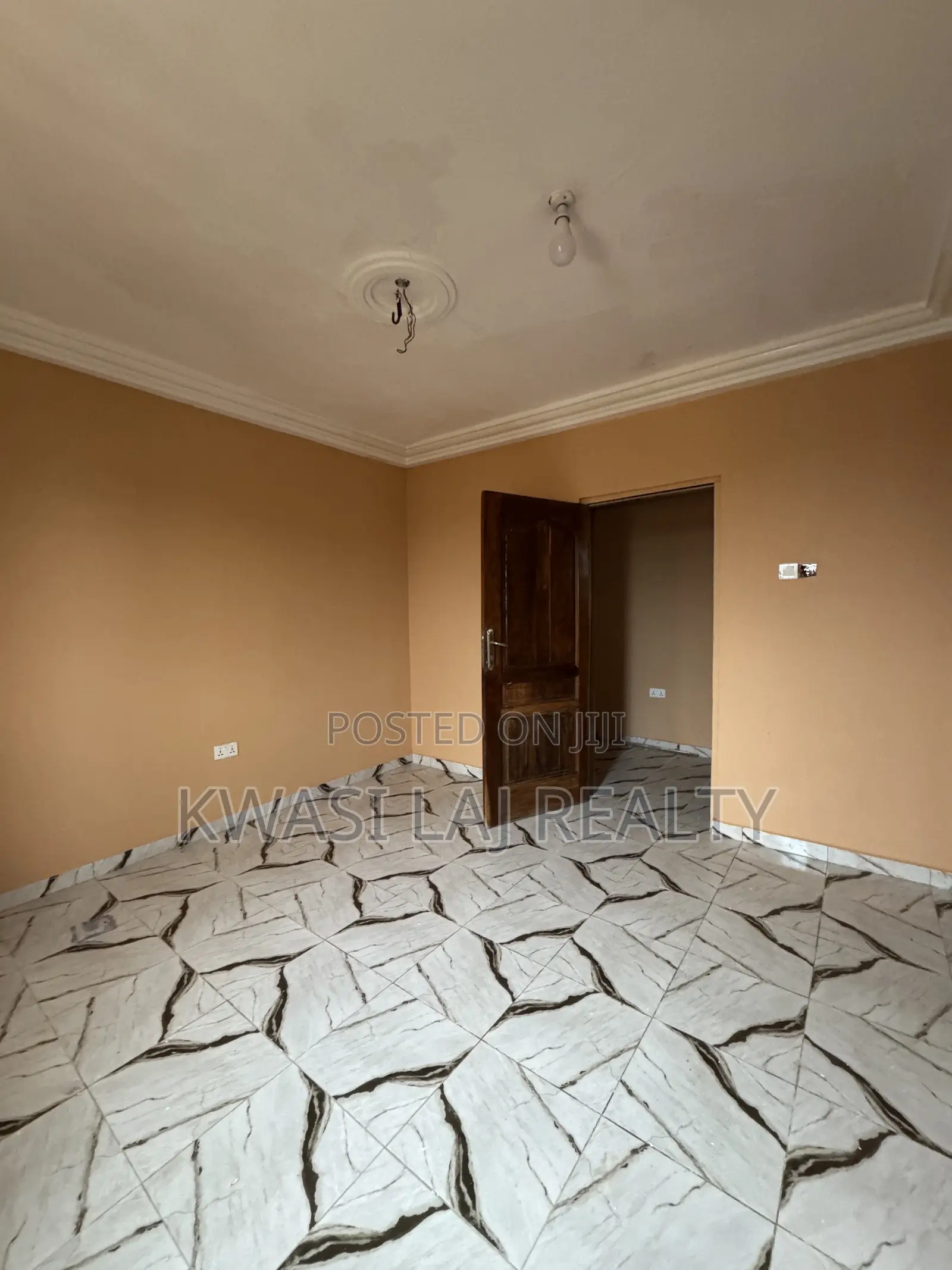 2bdrm Apartment in Redtop, Weija for rent