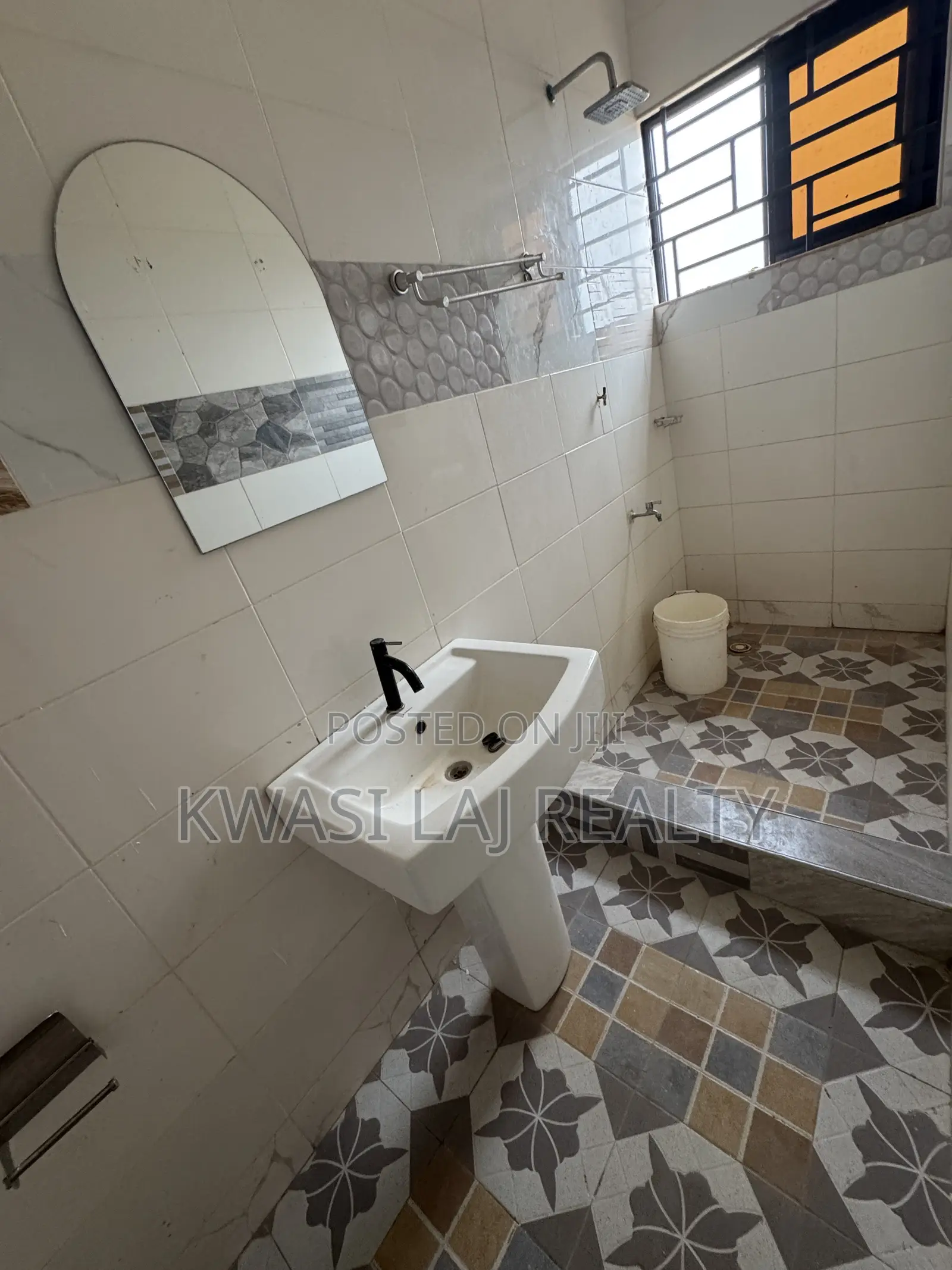 2bdrm Apartment in Redtop, Weija for rent