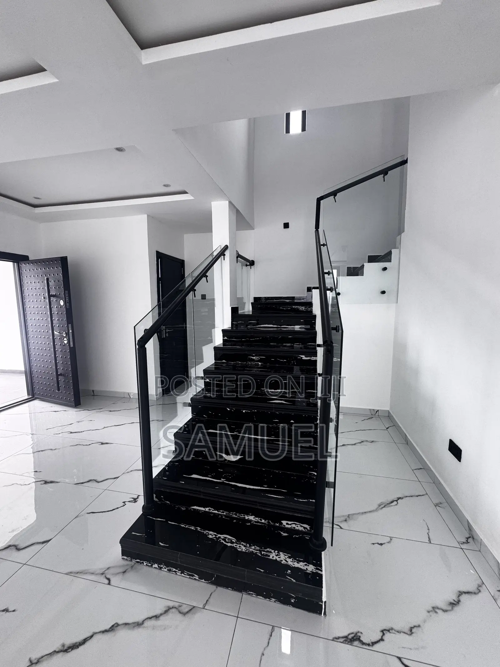 5bdrm Duplex in Manet Junction for sale