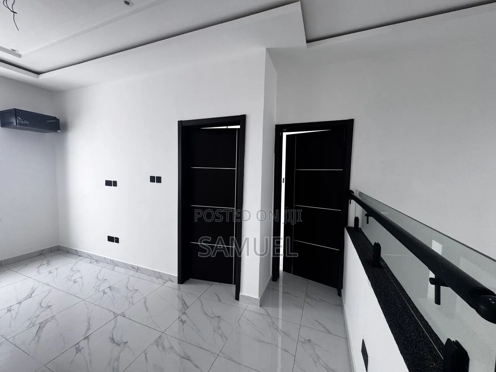 5bdrm Duplex in Manet Junction for sale