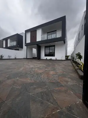 5bdrm Duplex in Manet Junction for sale