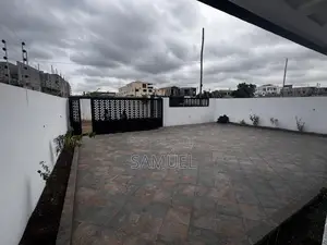 5bdrm Duplex in Manet Junction for sale