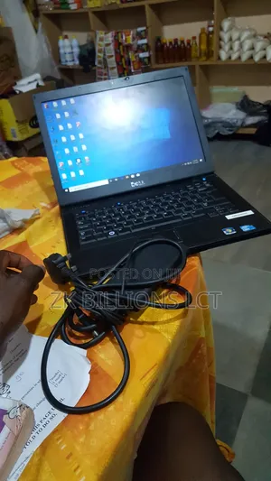 Laptop Dell XPS 17 9700 6GB Intel Core i5 HDD 500GB