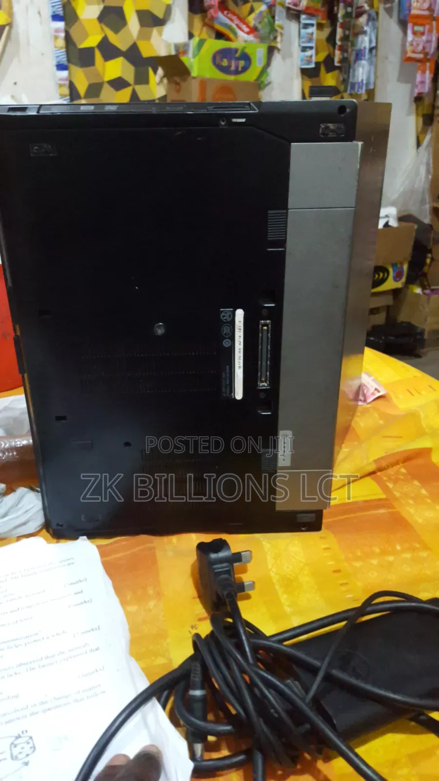 Laptop Dell XPS 17 9700 6GB Intel Core i5 HDD 500GB