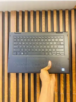 Laptop Dell Latitude 3390 2-in-1 8GB Intel Core i5 SSD 256GB