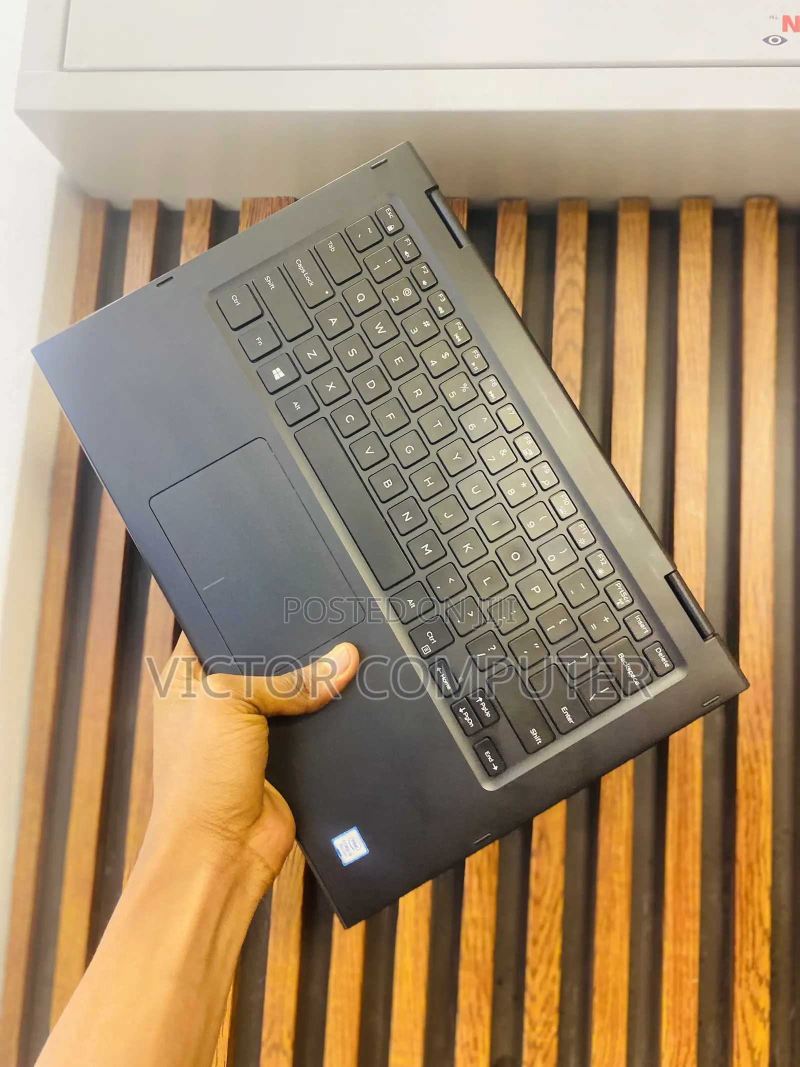 Laptop Dell Latitude 3390 2-in-1 8GB Intel Core i5 SSD 256GB