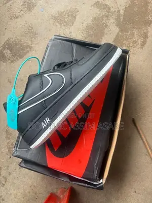 Nike Air Force One / Black Warrior