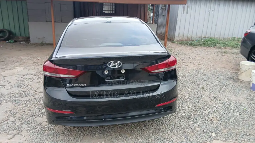 Hyundai Elantra 2018 Black