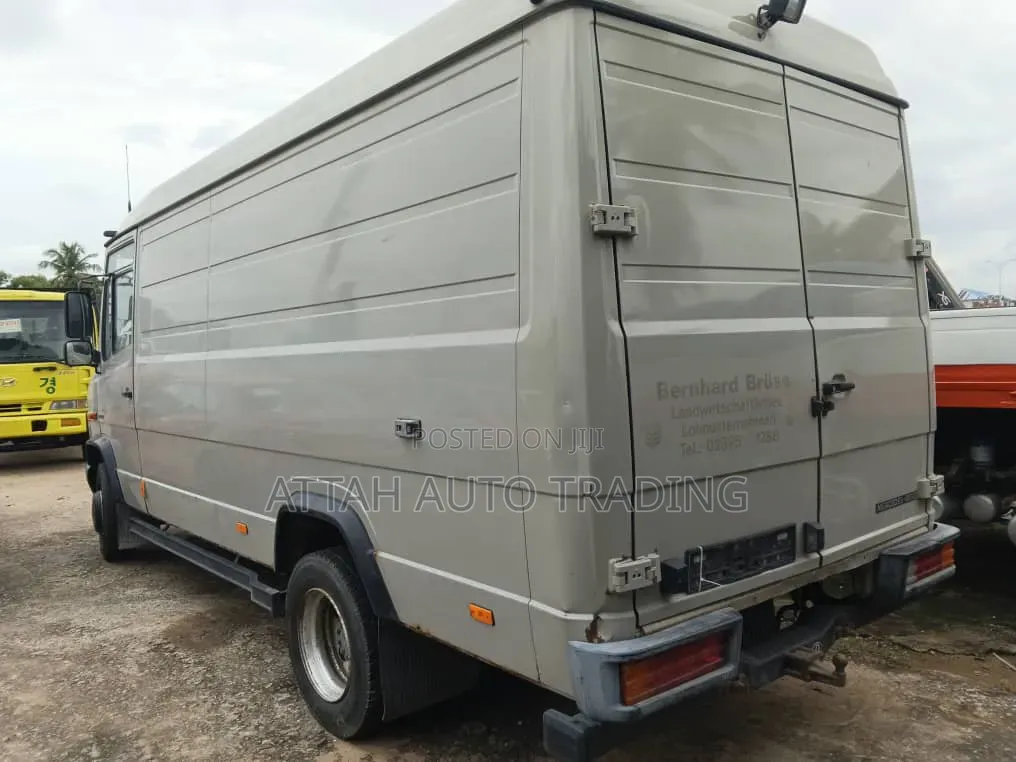 Mercedes-Benz T1/TN 2012 Grey