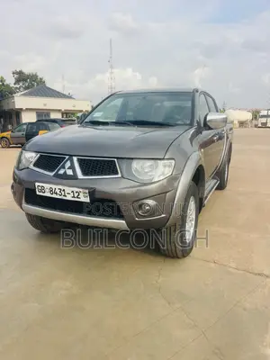 Mitsubishi L200 Double Cab 2.5 180hp 4WD 2012 Gray