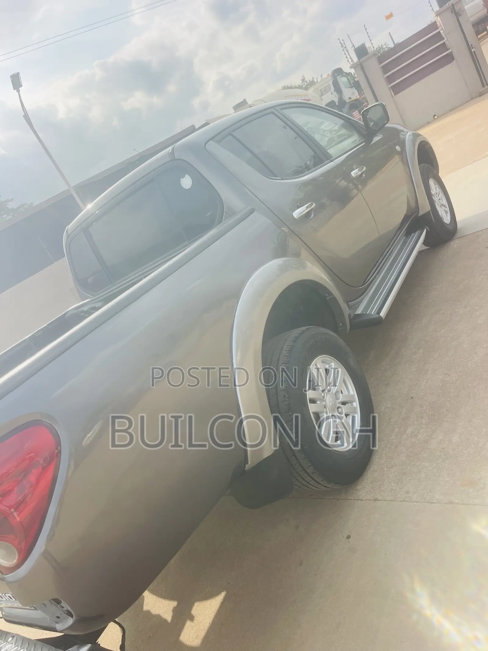 Mitsubishi L200 Double Cab 2.5 180hp 4WD 2012 Gray