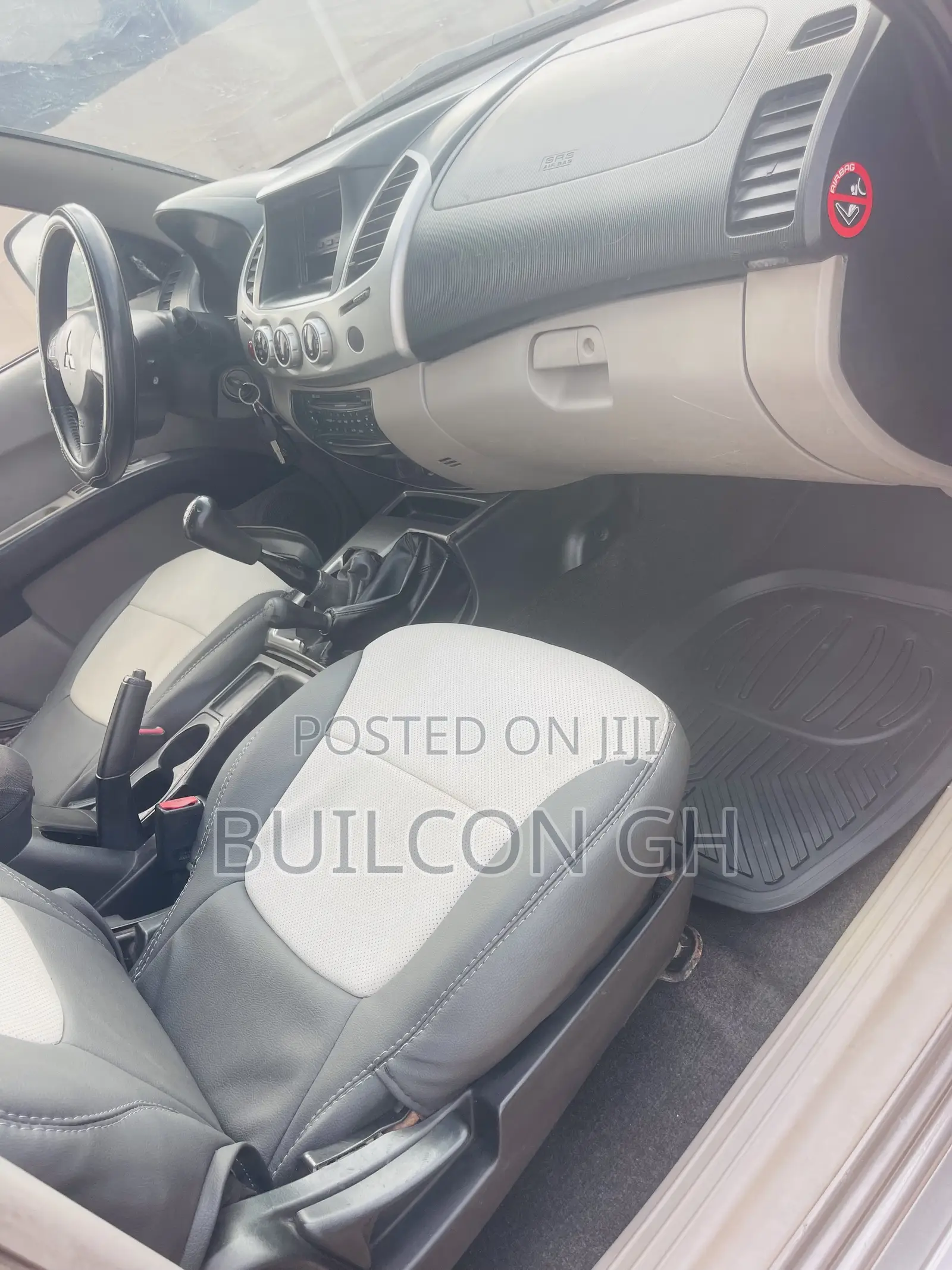 Mitsubishi L200 Double Cab 2.5 180hp 4WD 2012 Gray