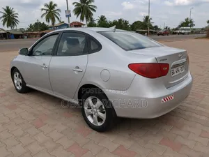 Hyundai Elantra 2010 Silver