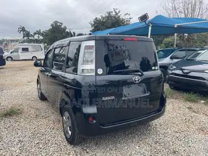 Toyota Sienta 2012 Pearl
