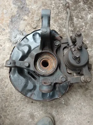 Toyota Corolla S (2003 - 2008) Front Hub