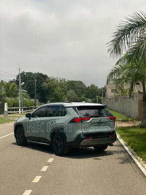 Toyota RAV4 2020 Green