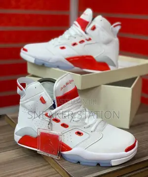Air Jordan Retro 6 University Blue
