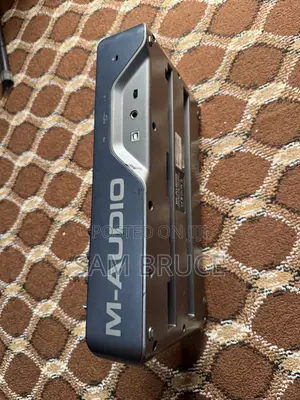 M Audio Oxygen 25