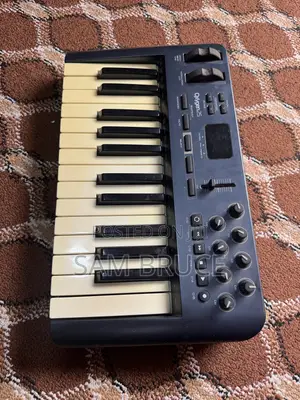 M Audio Oxygen 25