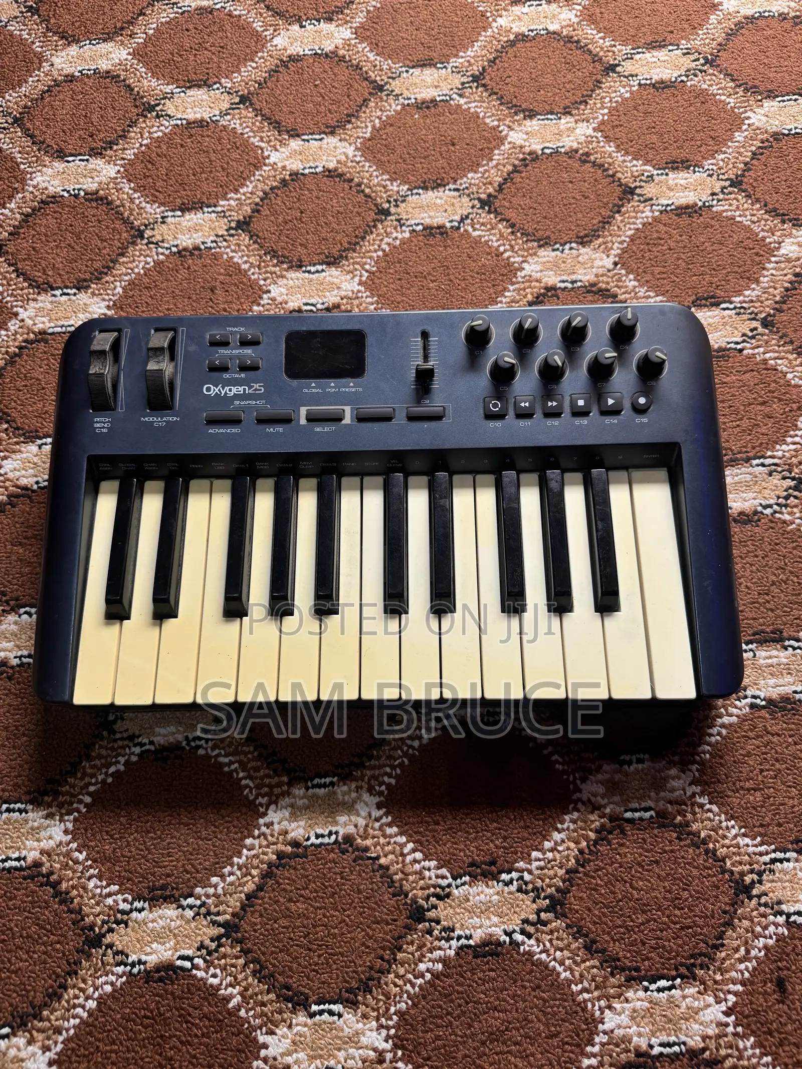 M Audio Oxygen 25