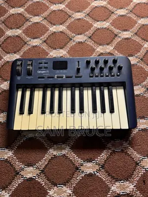 M Audio Oxygen 25