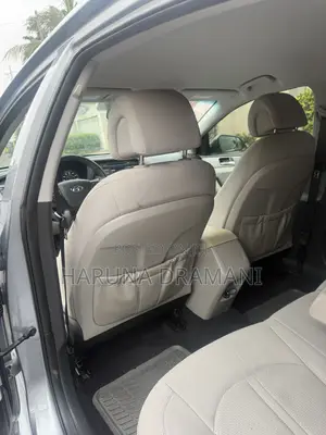 Hyundai Sonata Sport 2.0T Sedan FWD (2.0L 4cyl 6A) 2017