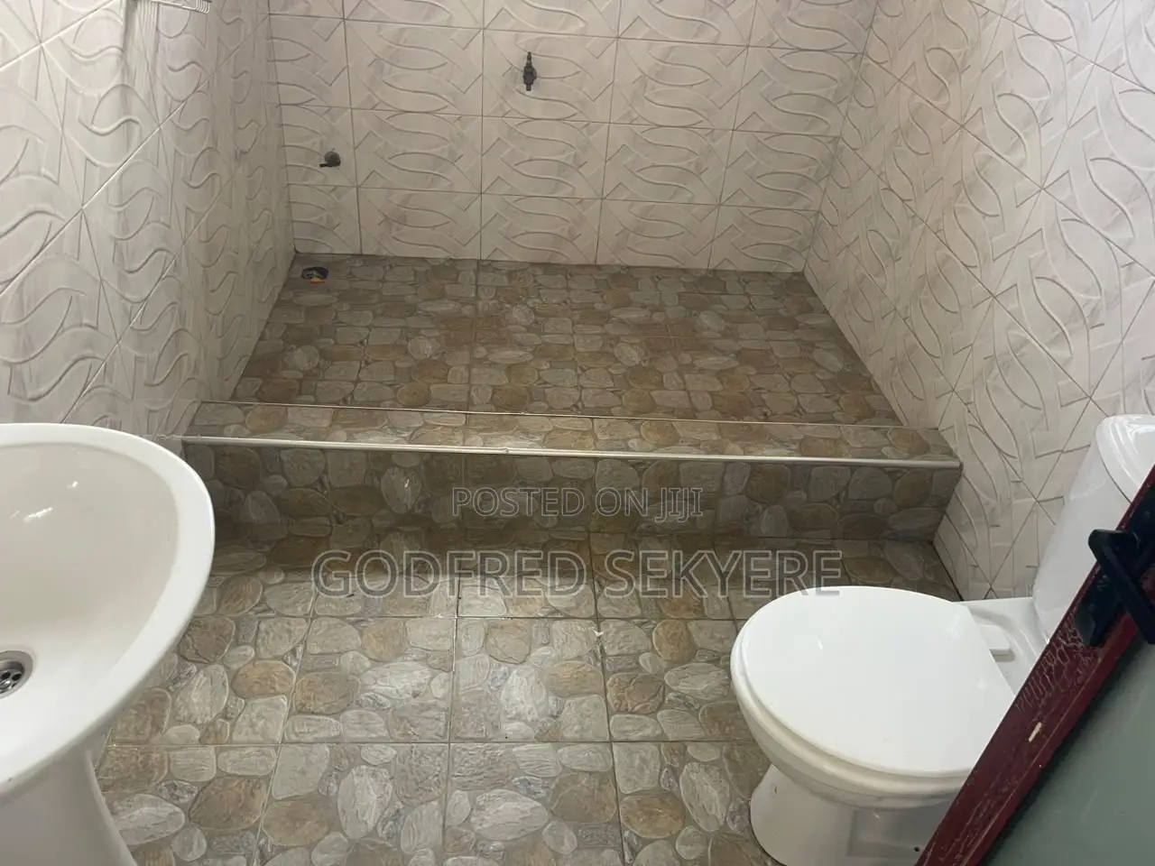 2bdrm Apartment in Apatrapa Pokukrom, Kumasi Metropolitan for rent