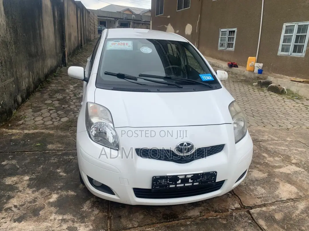 Toyota Yaris SE Hatchback 5dr 2012 White