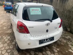 Toyota Yaris SE Hatchback 5dr 2012 White
