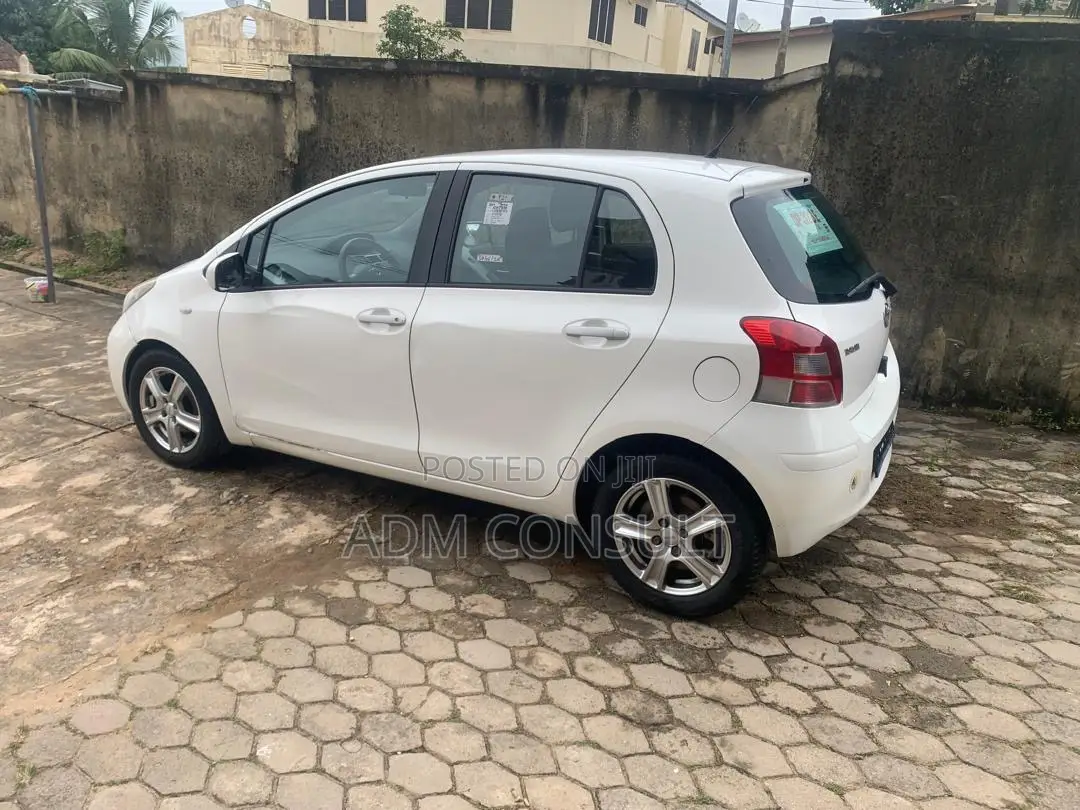 Toyota Yaris SE Hatchback 5dr 2012 White