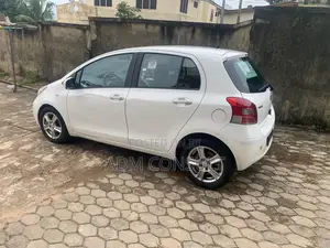 Toyota Yaris SE Hatchback 5dr 2012 White
