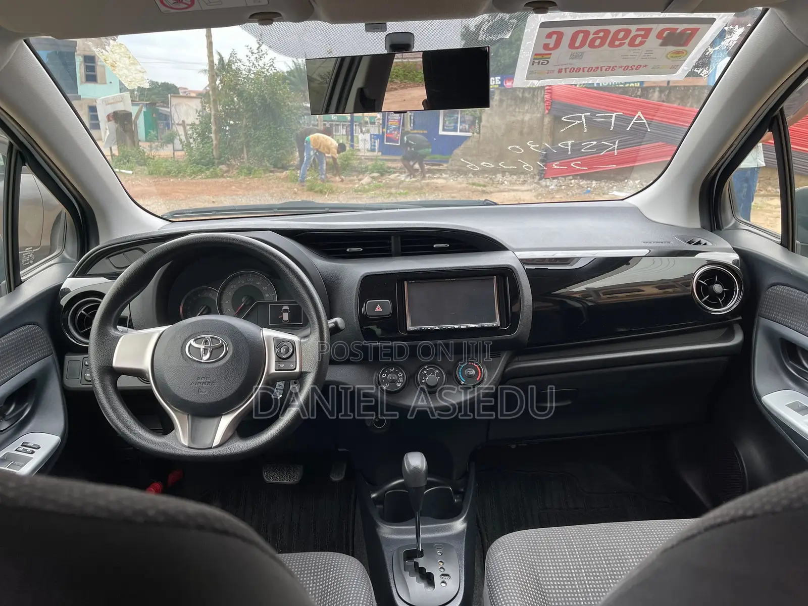 Toyota Vitz 1.3 AWD 3dr 2015 White